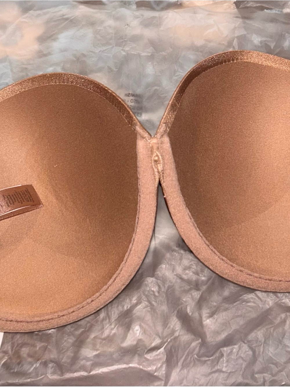 SKIMS Nude Plunge Bra - Tan - Picture 4 of 7